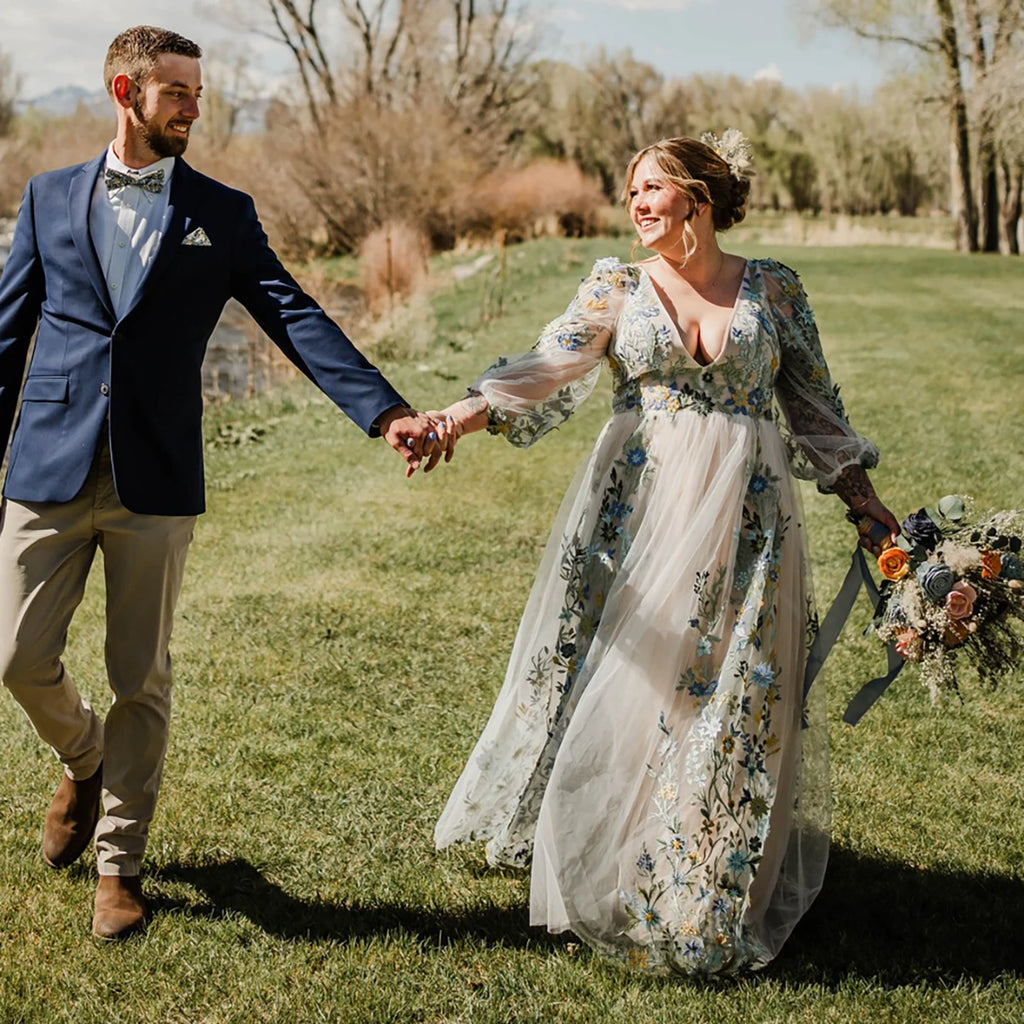 Plus Size Long Bishop Sleeves Green Wedding Dresses Backless Embroidered Blossom Customized Brush Train V Neck Bridal Gowns