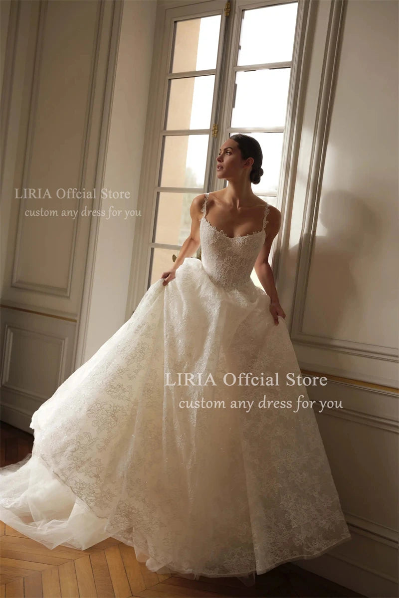 LIRIA Vintage Ivory Lace Wedding Dresses A-Line Strapless Bride Gown Appliques Princess Bridal Gowns Vestido De Novia Customized