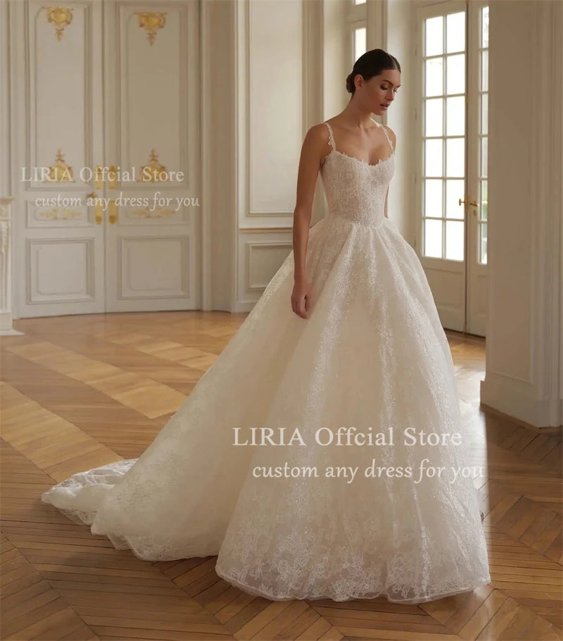 LIRIA Vintage Ivory Lace Wedding Dresses A-Line Strapless Bride Gown Appliques Princess Bridal Gowns Vestido De Novia Customized