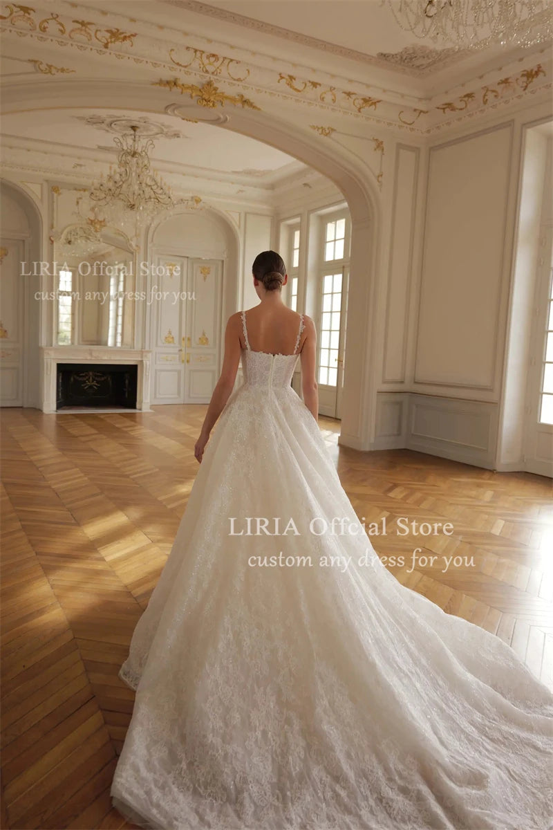 LIRIA Vintage Ivory Lace Wedding Dresses A-Line Strapless Bride Gown Appliques Princess Bridal Gowns Vestido De Novia Customized