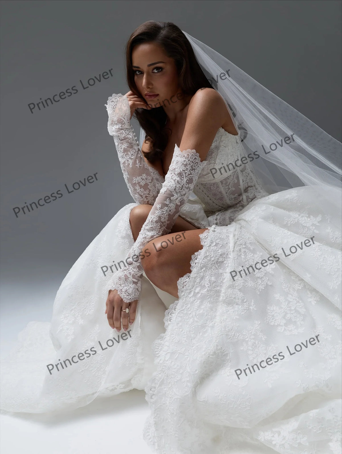 White Lace Wedding Dresses Front Slit Buttons Sweetheart Corset Bridal Gown with Gloves Exquisite robe de mariée Customized