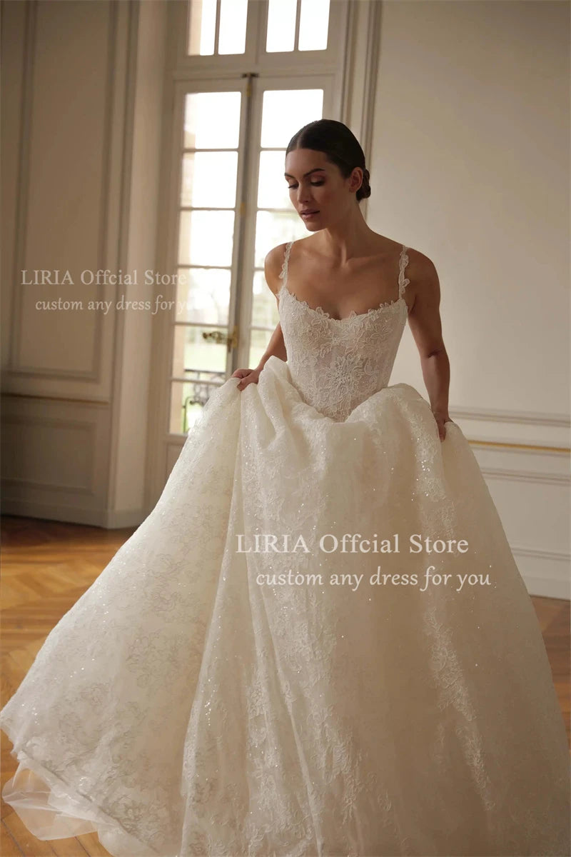 LIRIA Vintage Ivory Lace Wedding Dresses A-Line Strapless Bride Gown Appliques Princess Bridal Gowns Vestido De Novia Customized