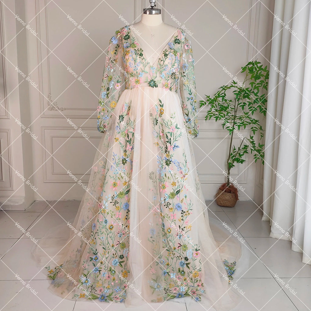 Plus Size Long Bishop Sleeves Green Wedding Dresses Backless Embroidered Blossom Customized Brush Train V Neck Bridal Gowns
